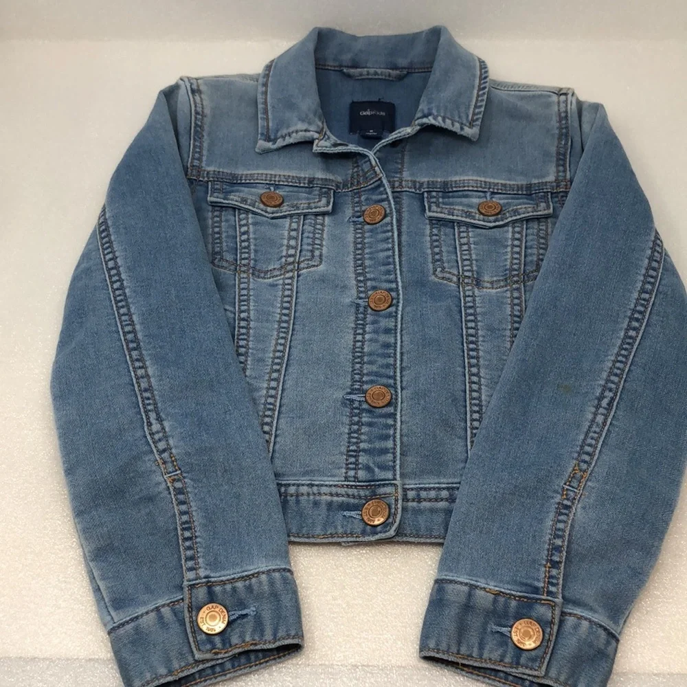 GAP Kids Classic Faded Blue Jean Jacket Size Medium (8-9)